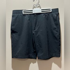 Men’s Under Armour golf shorts New without tags never worn